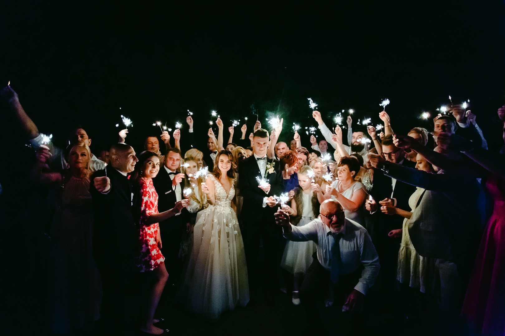 Zimne ognie na weselu Fotografia ślubna Łódź i województwie łódzkim uchwycona przez bardzo dobrego fotografa