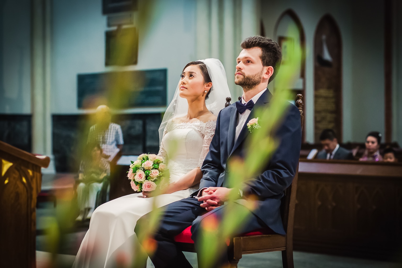 Fotografia ślubna Łódź zdjecia slubne w łódzkiej katedrze zrobine przez fotografa Fotograf ślubny Łódź