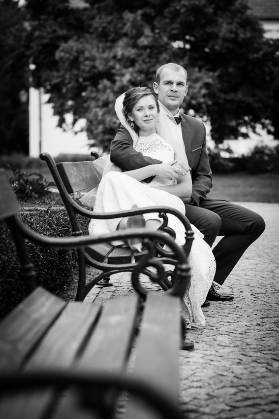 Fotograf ślubny, który tworzy relację z Parą Młodą – woj. łódzkie