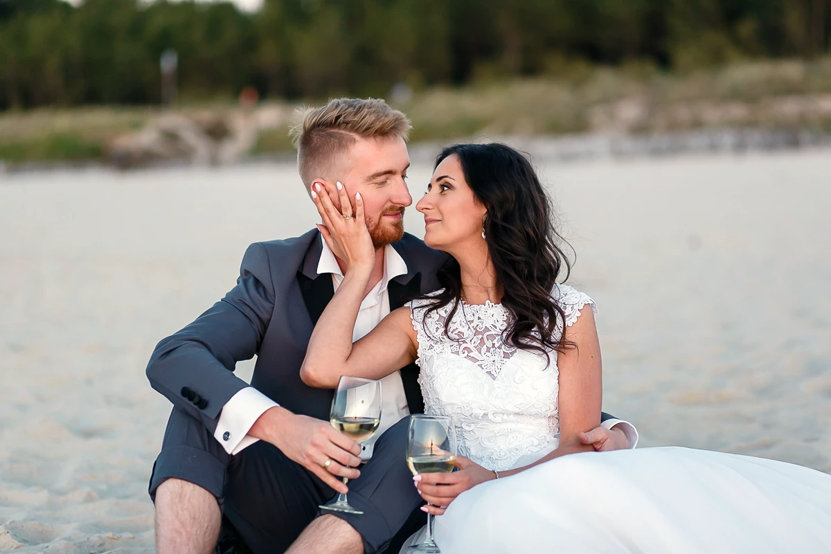 Plener zdjęciowy nad morzem fotografia ślubna Łódź Karwia