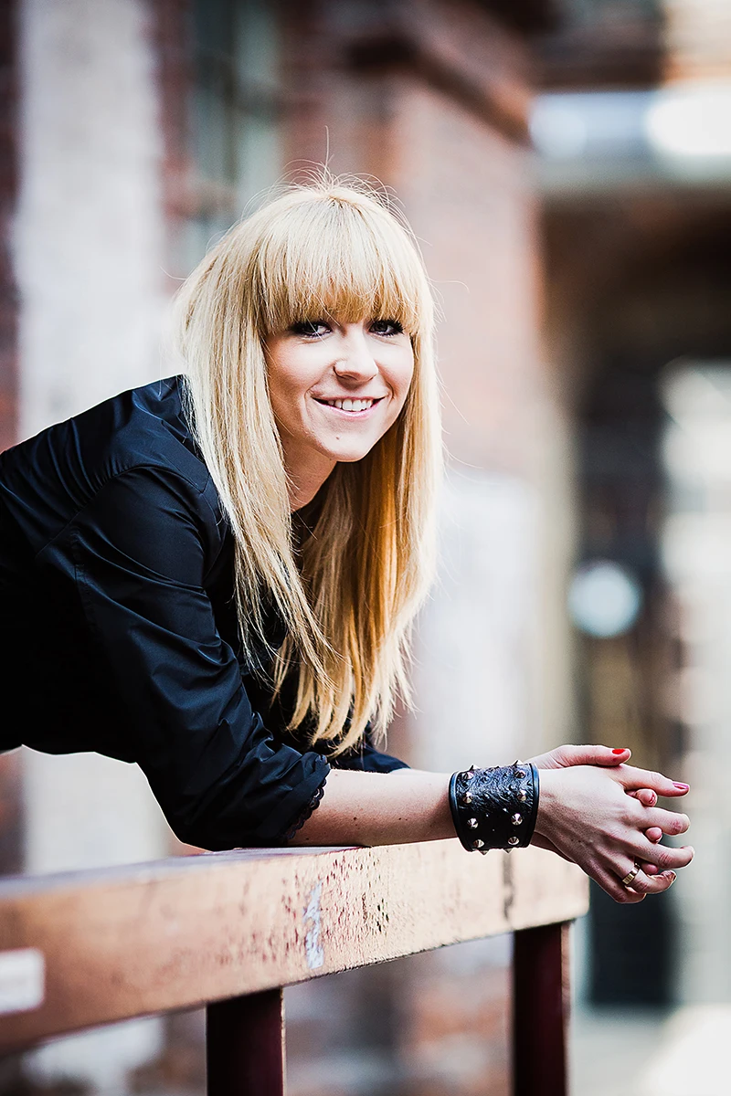 Fotograf Mody Łódź specjalizujący się w sesjach komercyjnych. Tworzę kreatywne lookbooki i kampanie w loftowym klimacie OFF Piotrkowska.