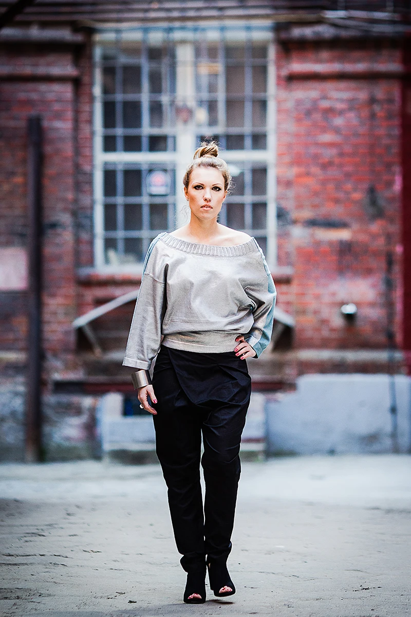 Sesja lookbook OFF Piotrkowska – portret modowy w loftowym świetle.