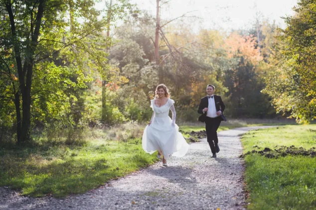 Fotograf ślubny Łódź z doświadczeniem – reportaż ślubny uchwycony dyskretnie